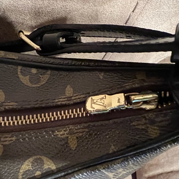 Authentic LV Boulogne purse - Picture 5 of 16